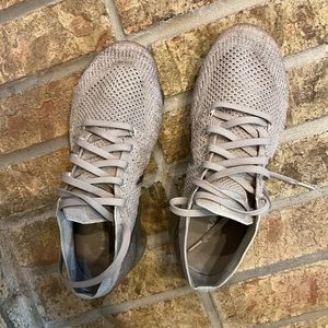 Nike sneakers.  Good condition 7/10